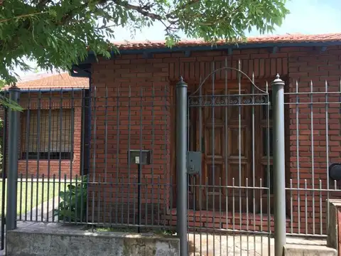 Casa en Venta en Temperley, USD 135.000