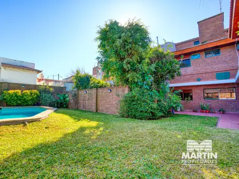 Casa en venta de 5 amb y gran jardín con pileta en Villa Martelli