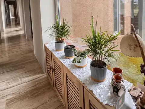Casa 6 ambientes con 4 baños