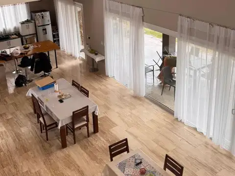 Venta Imponente casa en Capitán Sarmiento