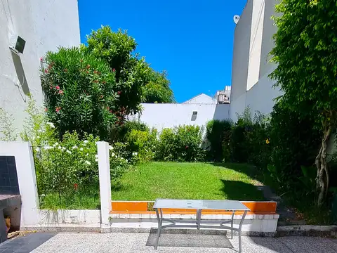 Única CASA QUINTA sobre Lote Propio de 464 m², con gran Jardín de 22 m x 9 m (190 m²), parrilla y cochera, en el corazón de Caballito