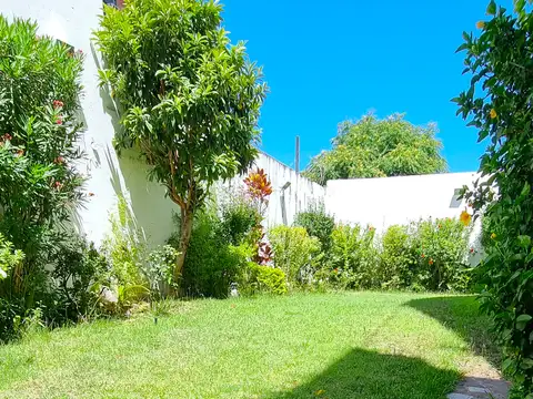 Coronel Apolinario Figueroa 900