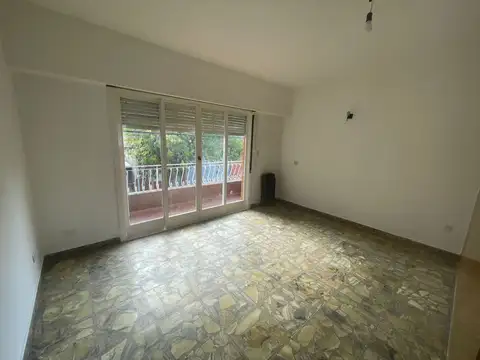 Depto Tipo Casa en Alquiler con 1 cocheras