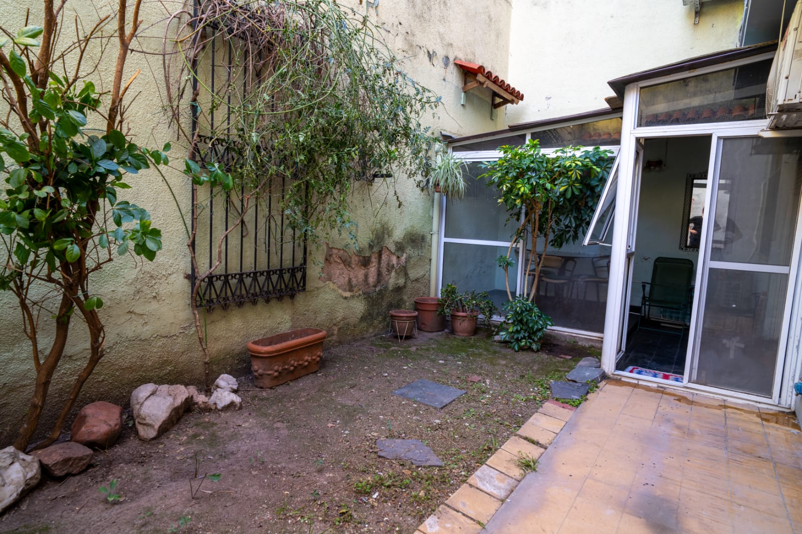 Llavallol 2900, Piso PB